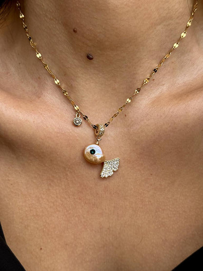 Χειροποίητο κολιέ ψαράκι από αληθινό μαργαριτάρι μπαρόκ.