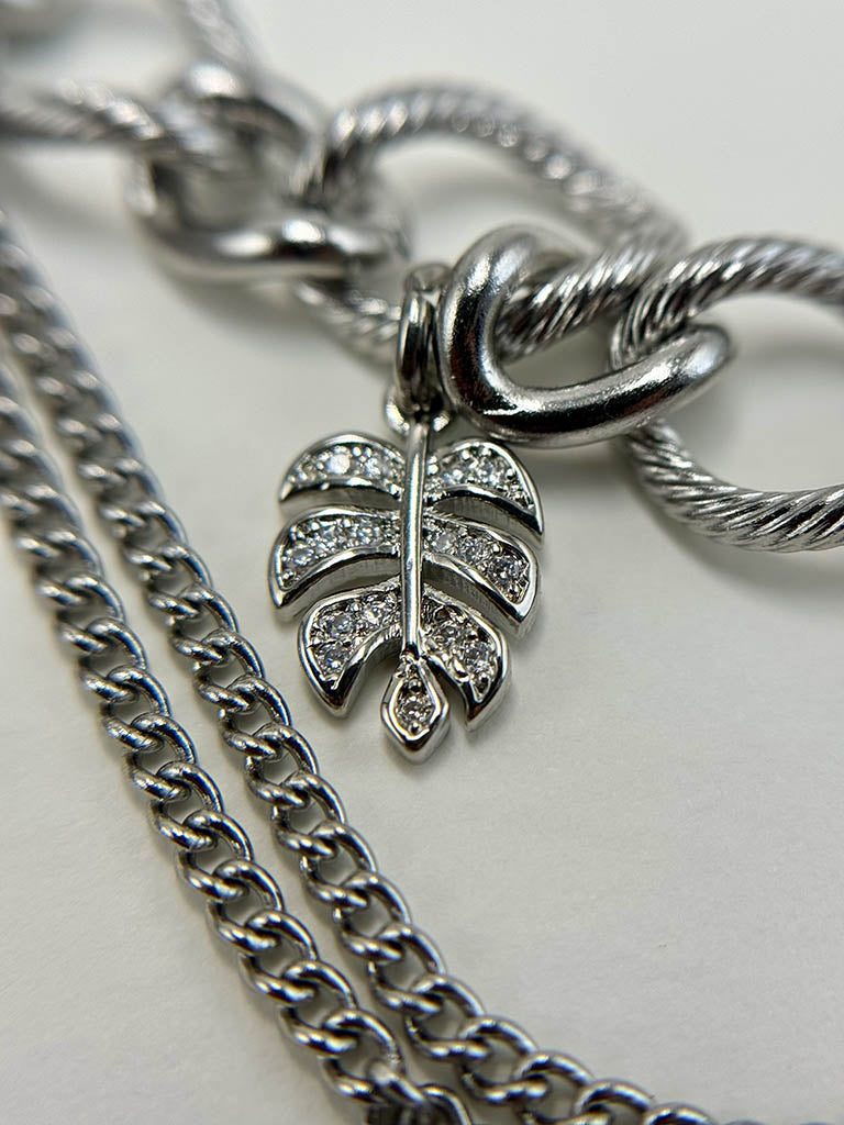 Ατσάλινο κολιέ με αλυσίδες και κρεμαστά μοτίφ