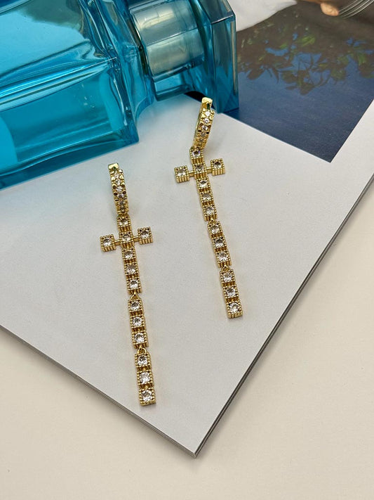 Σκουλαρίκια με κρεμαστό σταυρό με ζιργκόν