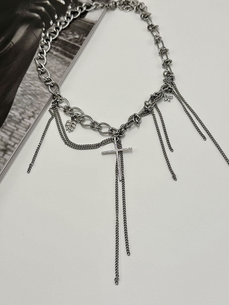 Ατσάλινο κολιέ με αλυσίδες και κρεμαστά μοτίφ