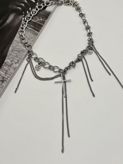 Ατσάλινο κολιέ με αλυσίδες και κρεμαστά μοτίφ